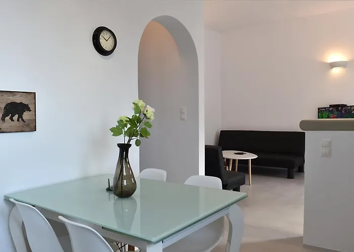 The Local House * Parikia (Paros)